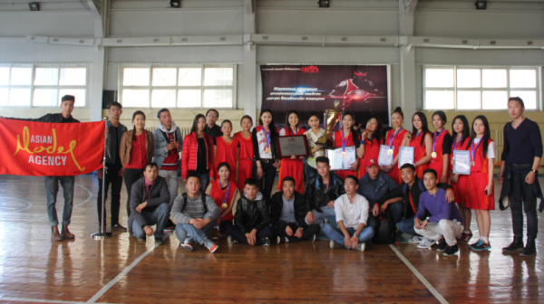 Азийн модель агентлаг гран при цомын эзэн боллоо